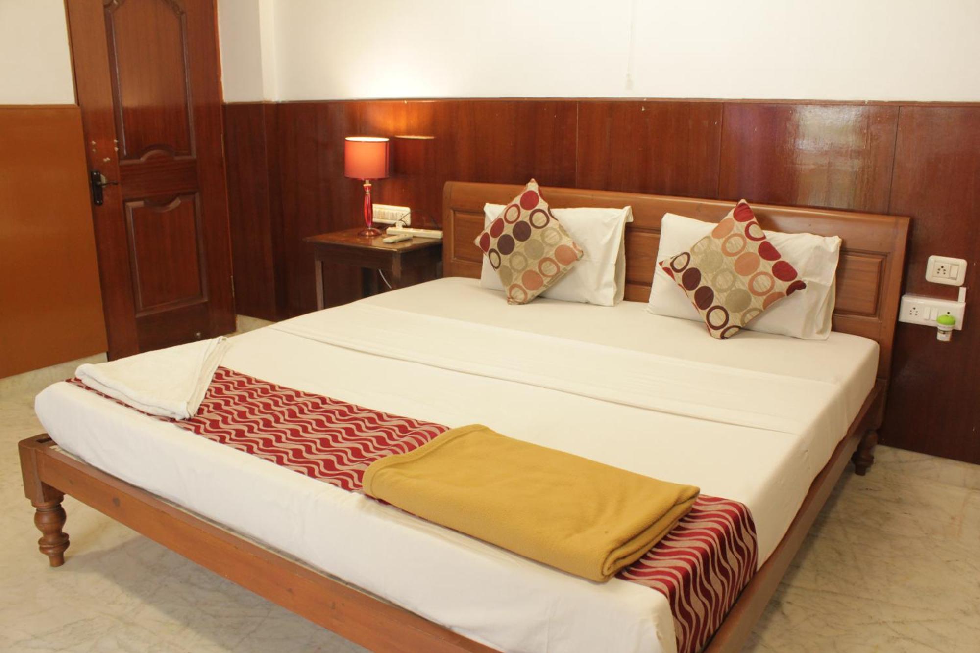 Happy Planet Bed & Breakfast Chennai Exterior photo